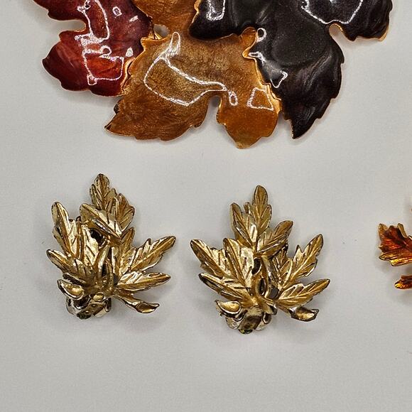 Vintage Brooch Costume Jewelry Bundle Clip On Earrings Fall Autumn Leaves - Picture 7 of 12